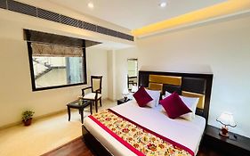 Hotel Veer Palace Green Park